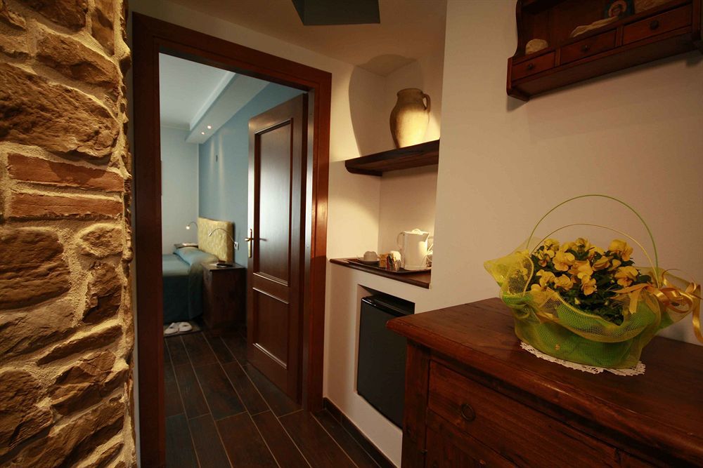 Santa Maria Degli Ancillotti Guest House Petrignano Eksteriør bilde